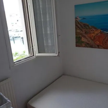 Charmant Vue Sur Le Centre Port , Piscine Et Parking - Cap D'agde - Ref, Rdp 105 * אגדה